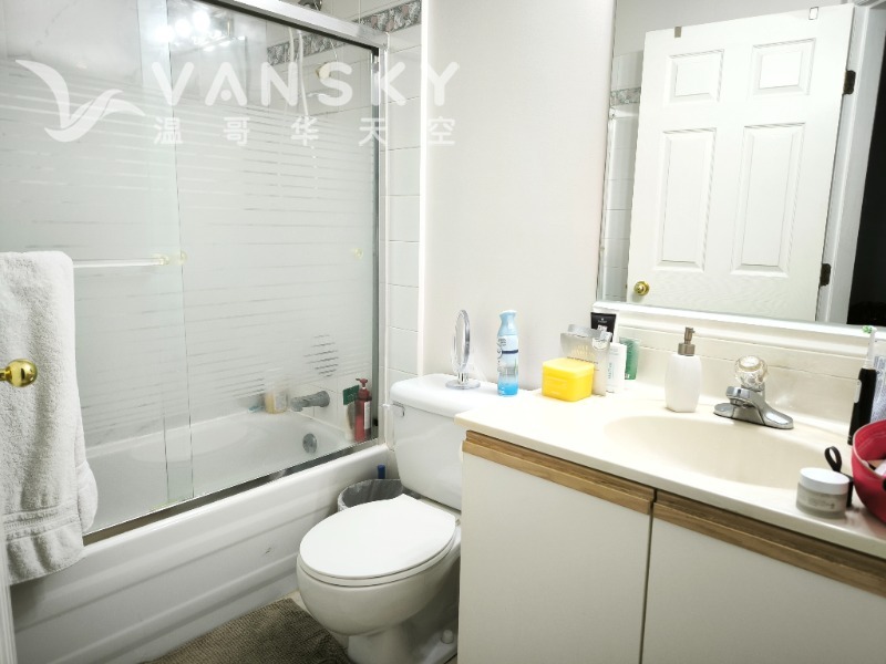 260702104542_bath rm.jpg